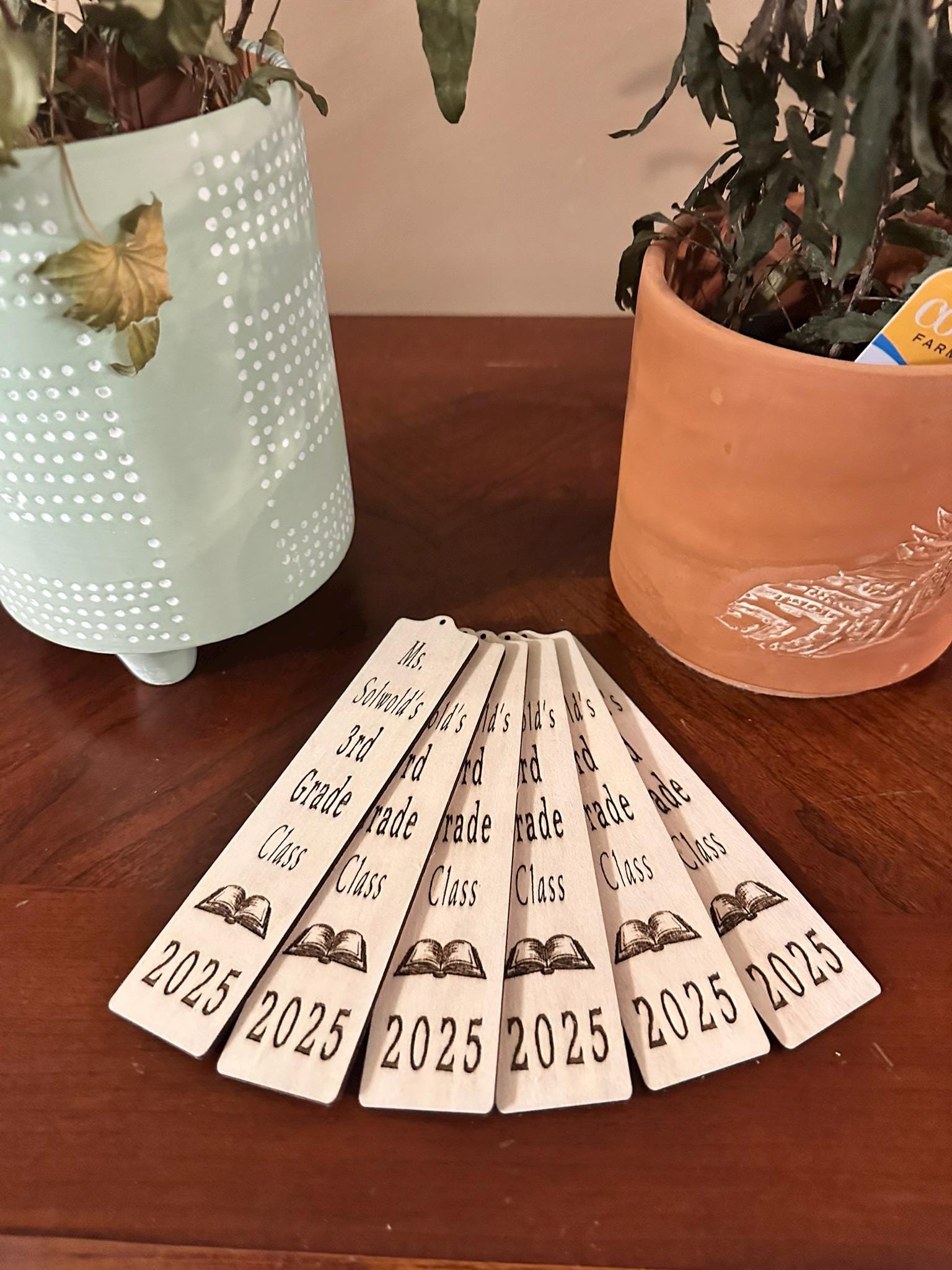 Custom Engraved Wooden Bookmarks – Personalized Gift for Book Lovers & Teachers