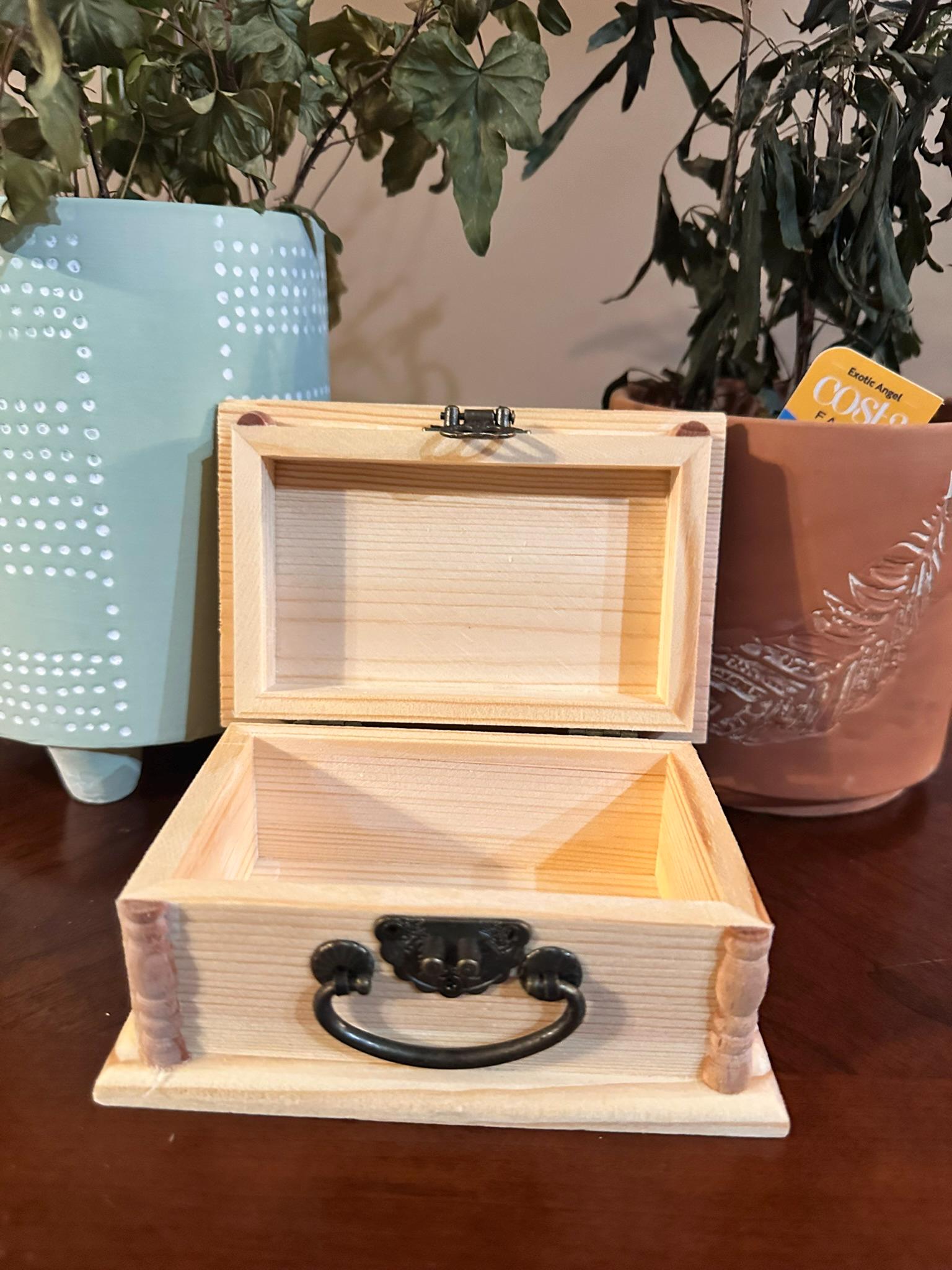 Elegant Pine Wood Keepsake Box with Handle & Custom Decorative Accents